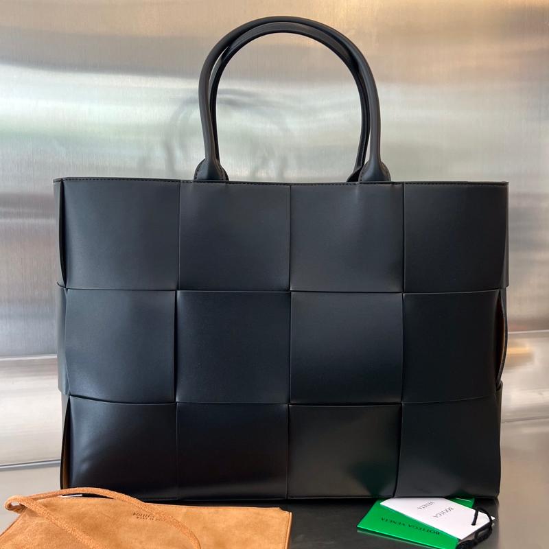 Bottega Veneta Handbags 680165 plain black brown